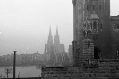 zerstoerte-Hohenzollernbruecke-2